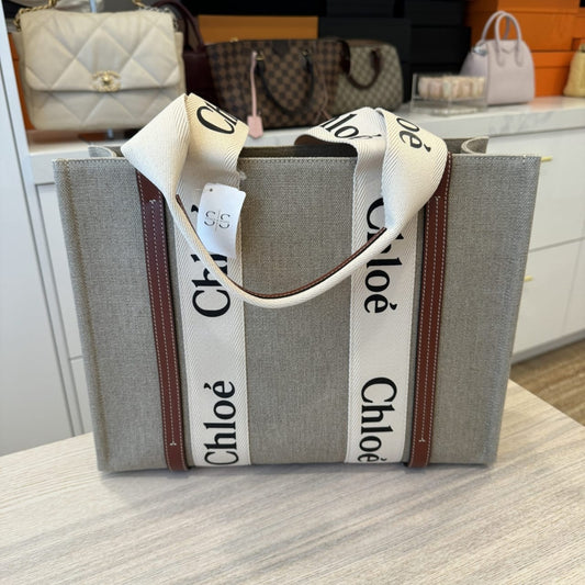 Chloé Red Canvas Tote Bag – Elegant & Stylish