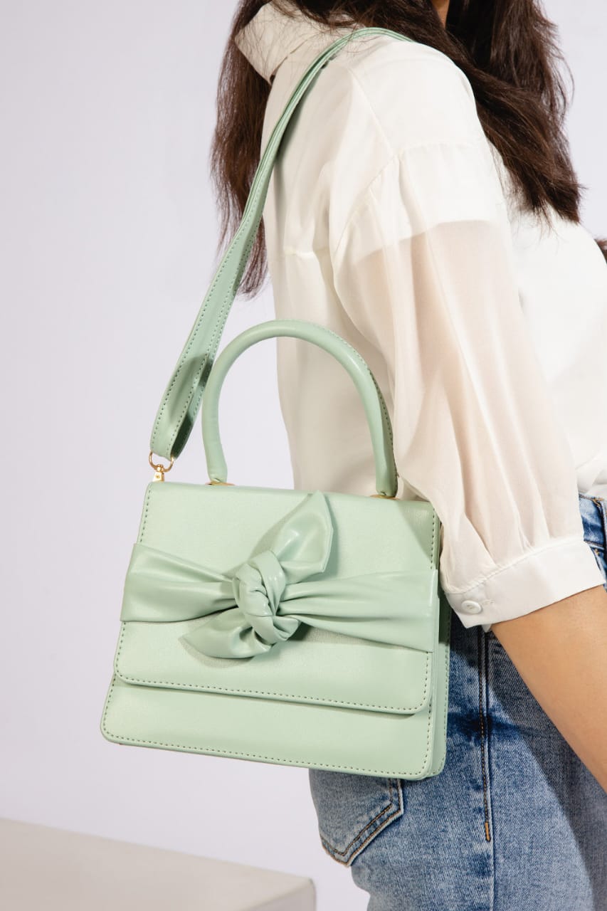 💚 Elegant Handbag with Bow